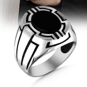 Alternative view of 925 Ayar Gümüş Çizgili Tasarım Siyah Oniks Taşlı Erkek Yüzük