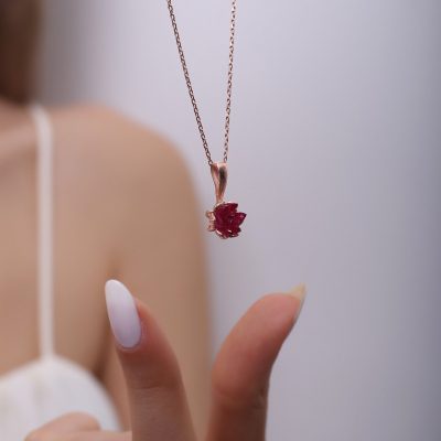 925 Ayar Gümüş Kırmızı Lotus Çiçeği Model Kadın Kolye