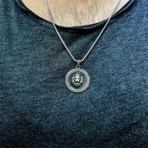 Alternative view of 925 Ayar Gümüş Kükreyen Aslan Motifli Gümüş Erkek Kolye